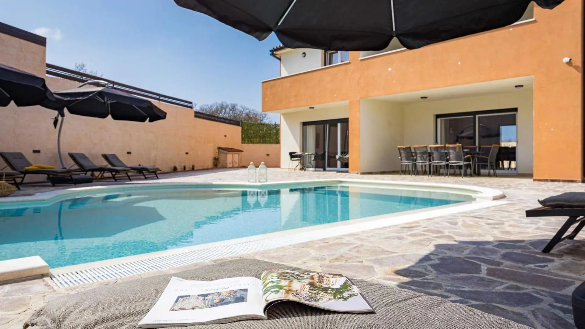 Villa Nur Amela 0*, Pula Croatia