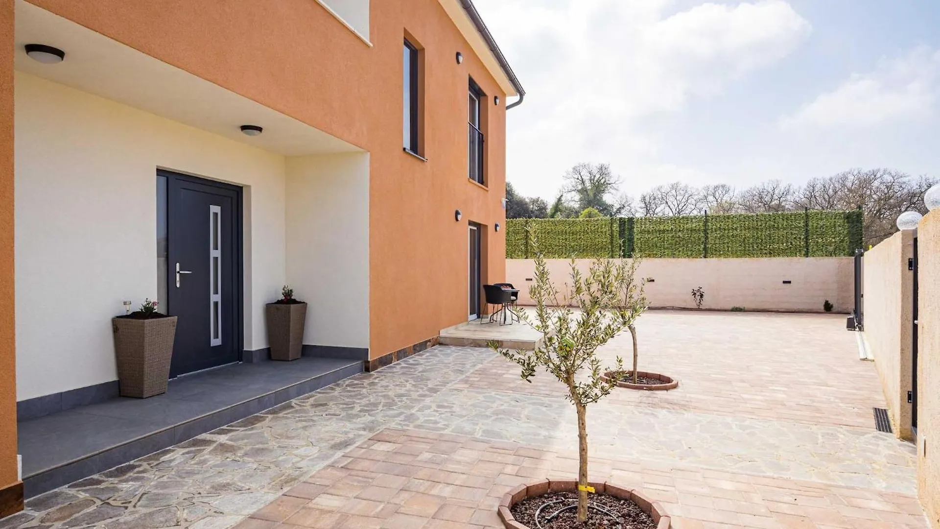 Villa Nur Amela