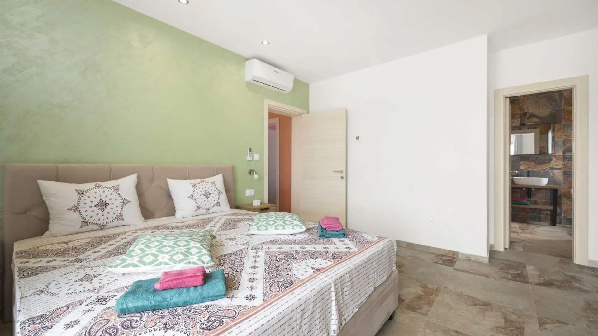 Villa Nur Amela