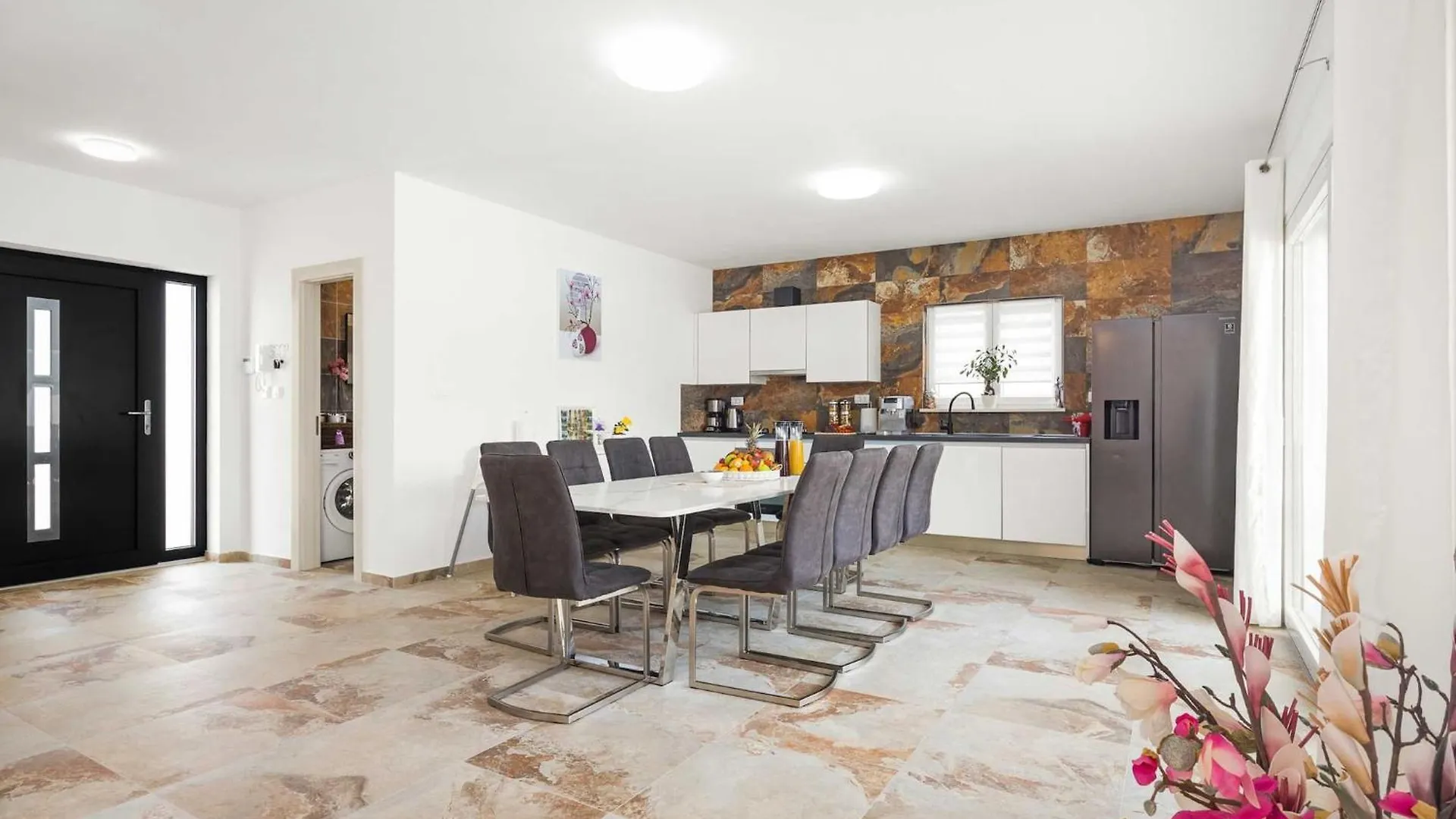 Villa Nur Amela 0*, Pula