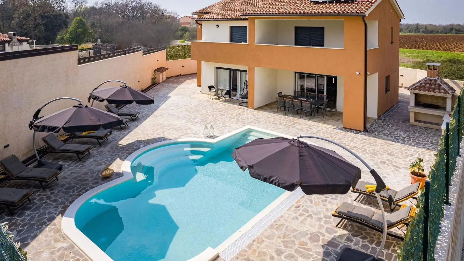 Villa Nur Amela 0*, Pula