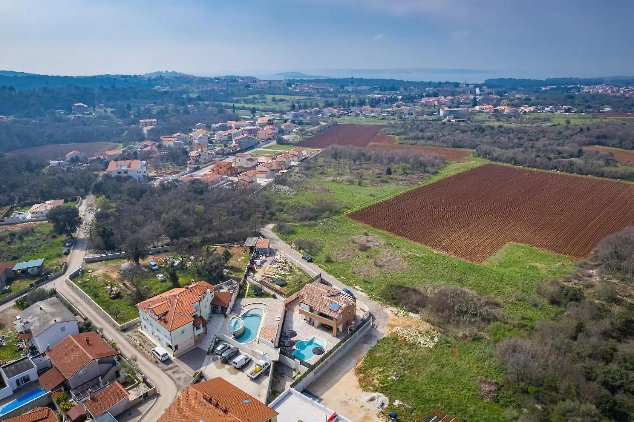 Villa Nur Amela Пула